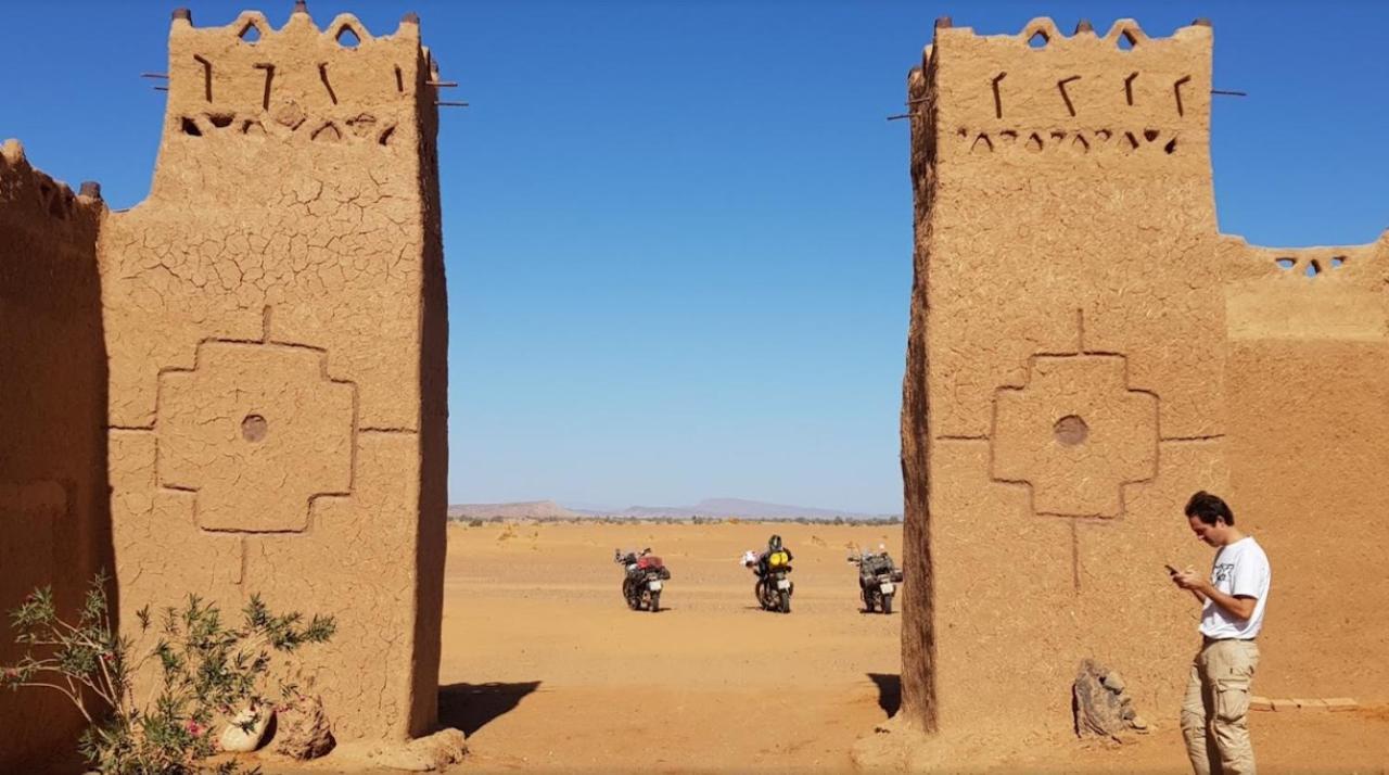 Hotel Auberge Dinosaur Kem Kem Tafraoute Sidi Ali Zewnętrze zdjęcie