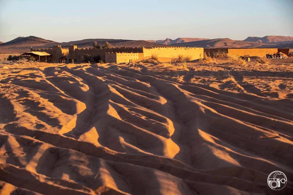 Hotel Auberge Dinosaur Kem Kem Tafraoute Sidi Ali Zewnętrze zdjęcie