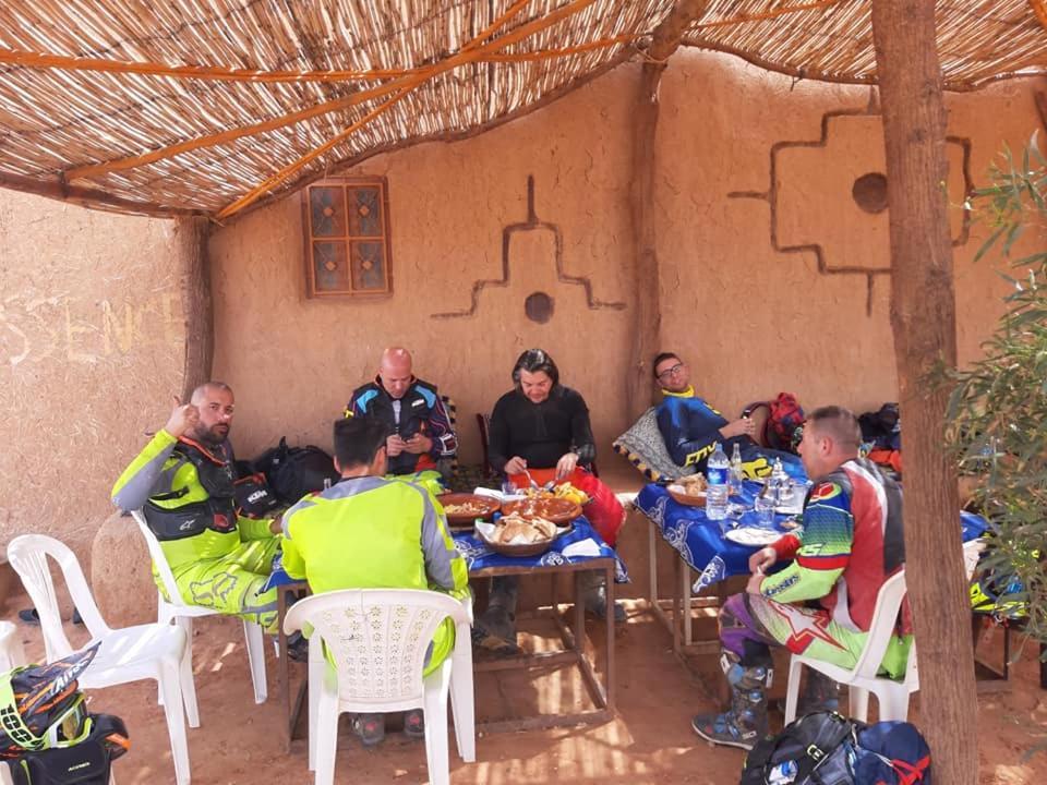 Hotel Auberge Dinosaur Kem Kem Tafraoute Sidi Ali Zewnętrze zdjęcie