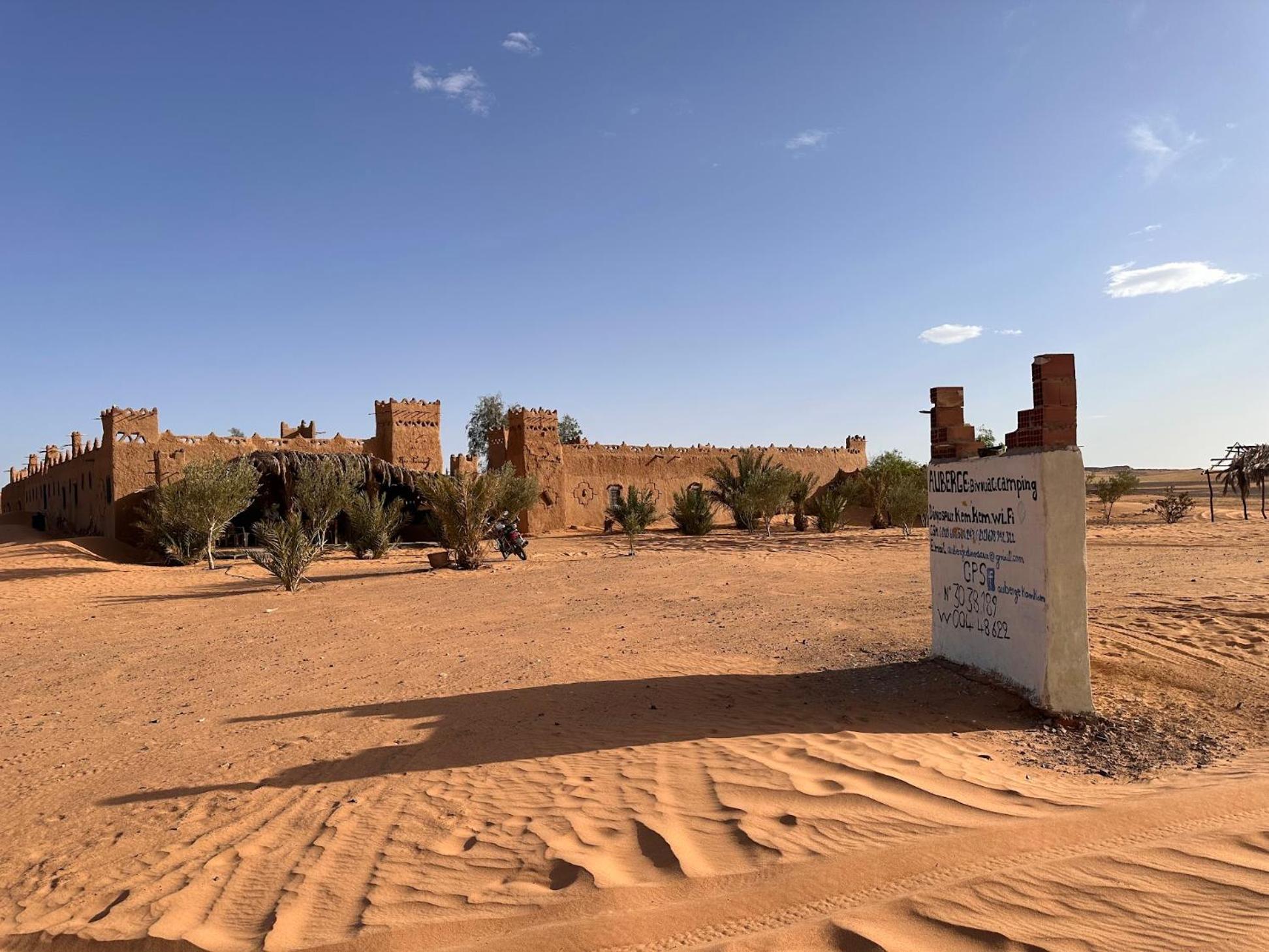 Hotel Auberge Dinosaur Kem Kem Tafraoute Sidi Ali Zewnętrze zdjęcie